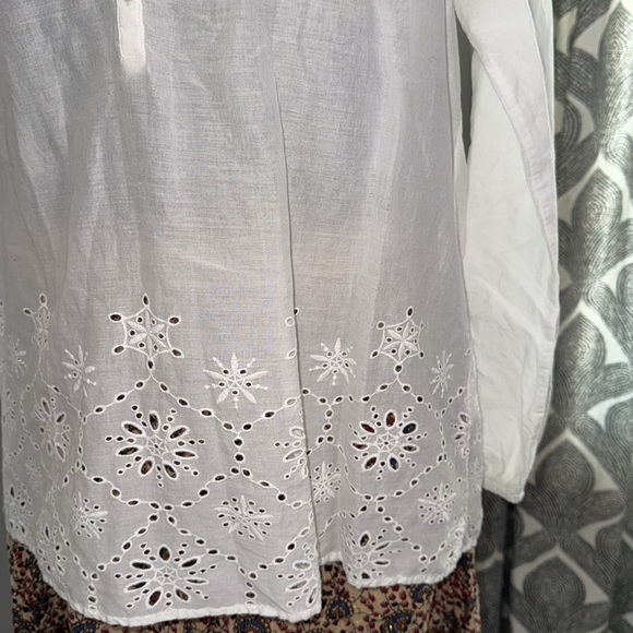 Lilly Pulitzer 100% cotton Eyelet Blouse - Picture 2 of 8